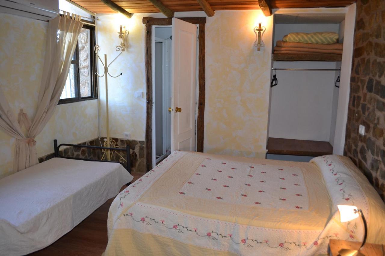 Albergue La Jarilla Plasenzuela Esterno foto